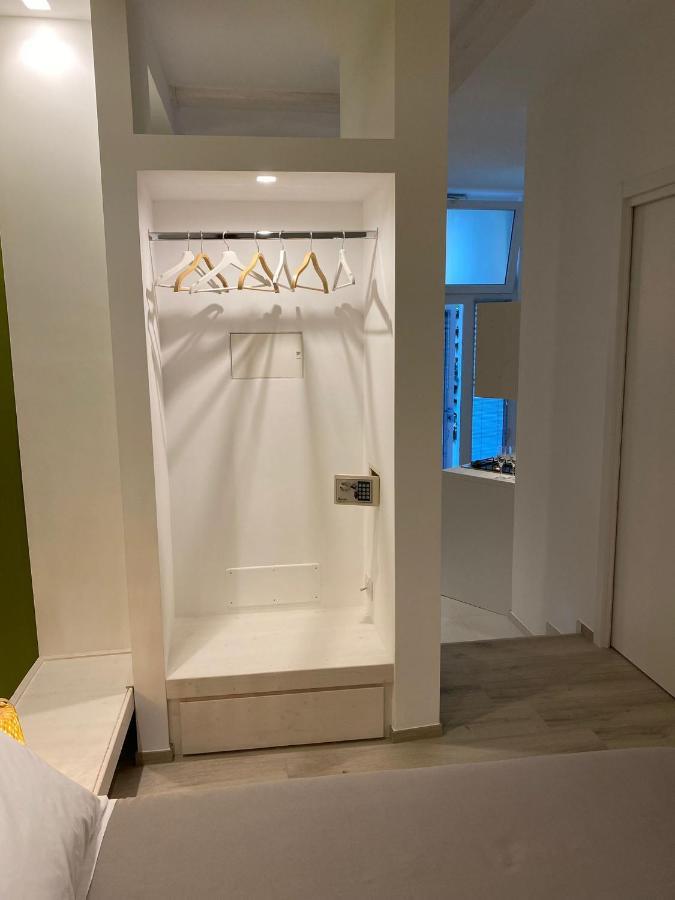 Home3 Bed Superior Room Bisceglie Bagian luar foto