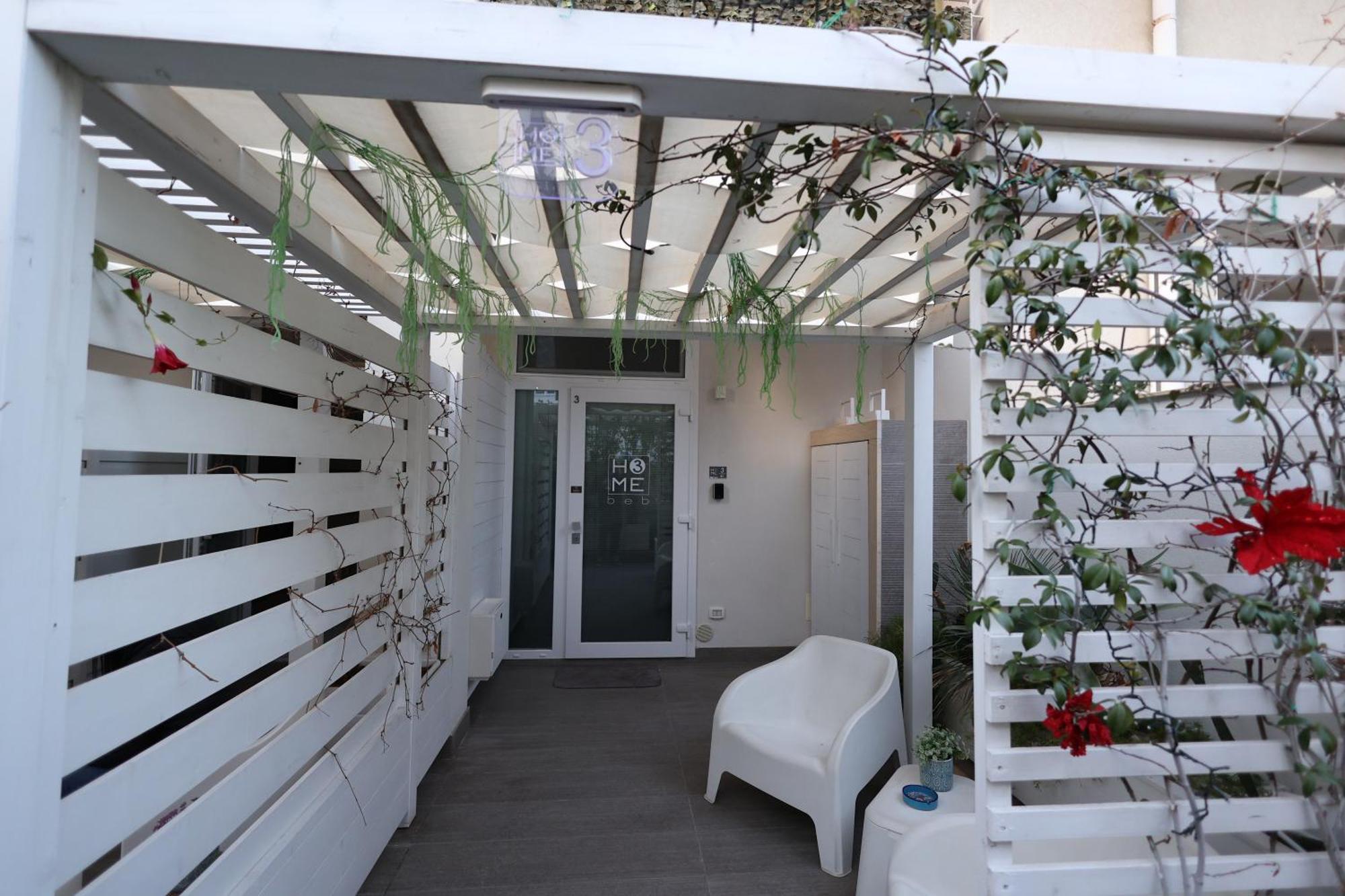 Home3 Bed Superior Room Bisceglie Bagian luar foto
